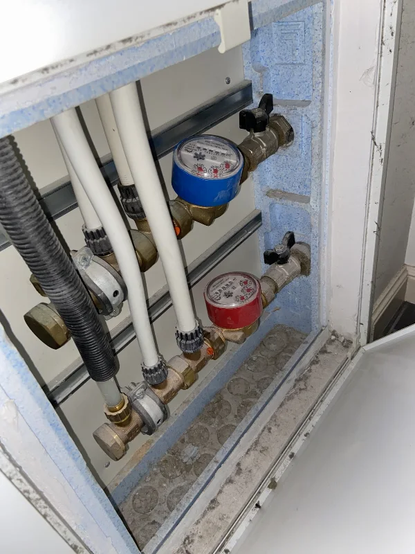Compteur d’eau chaude et d’eau froide